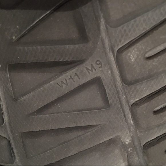 Teva Amphibious Sandals, M9, W11 - Picture 3 of 6